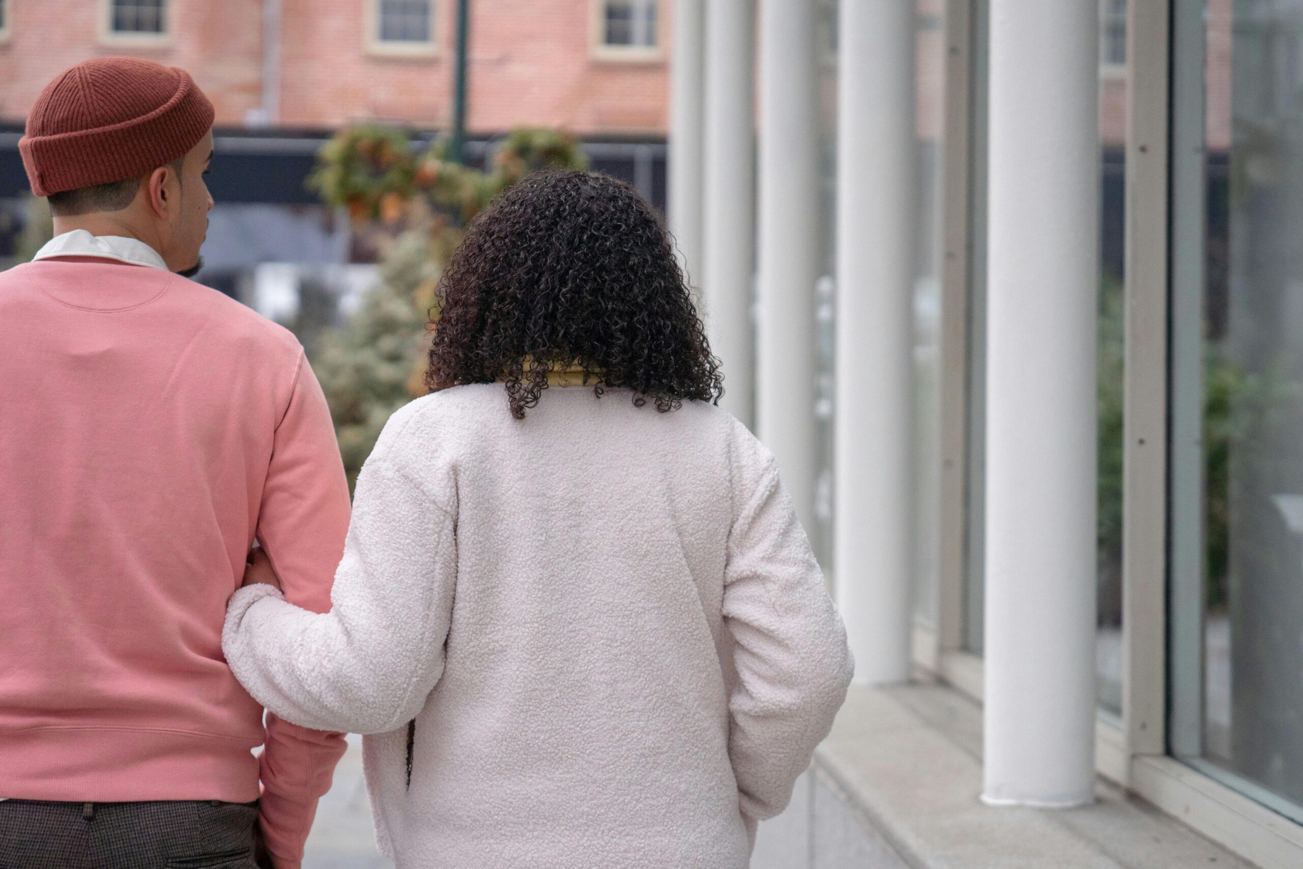 I Accidentally Saw My Husband in a Shop Line & Got a Text from Him the Next Moment – My World Shattered
