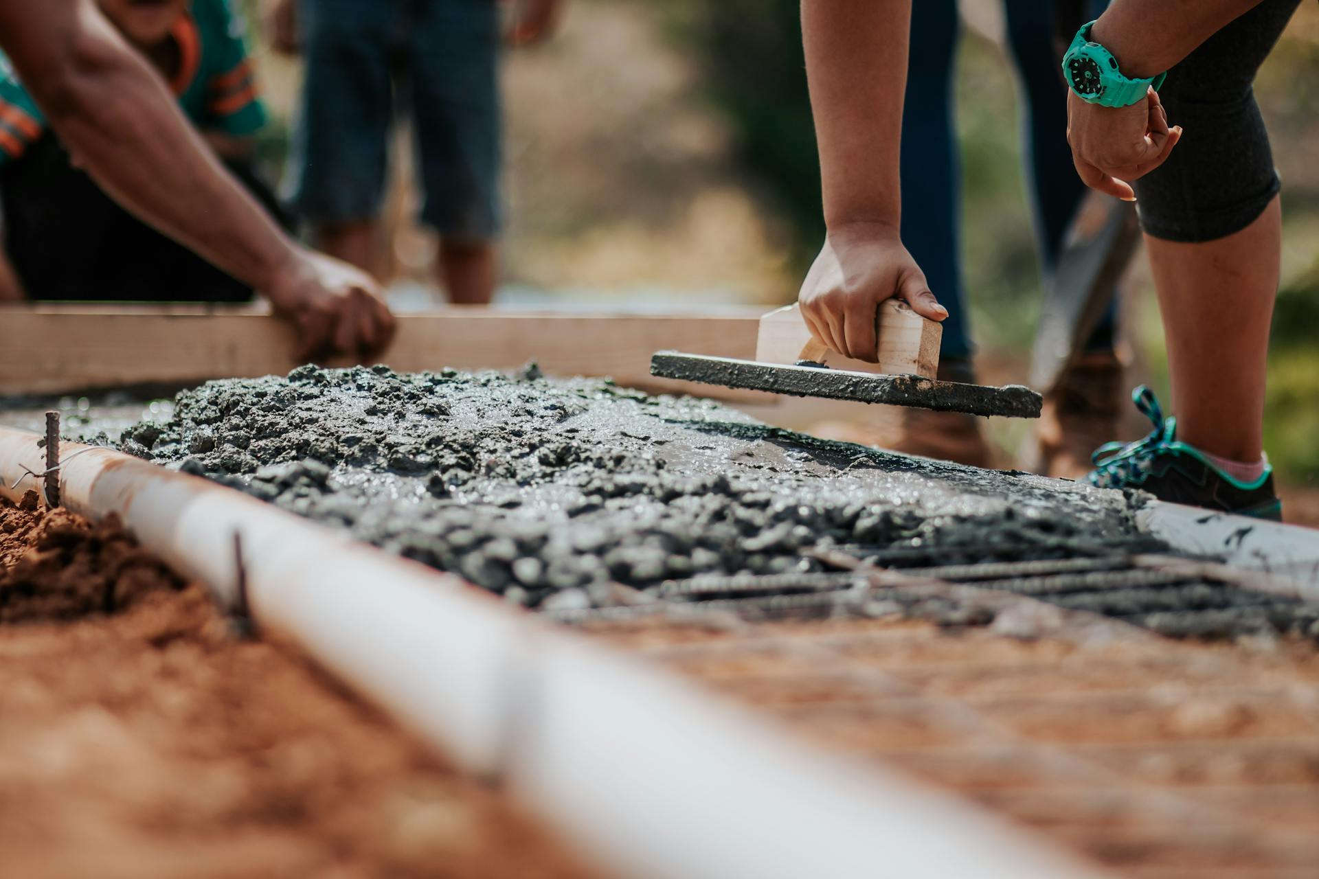 Builders Destroy Concrete Driveway They Built After Homeowner Refuses to Pay