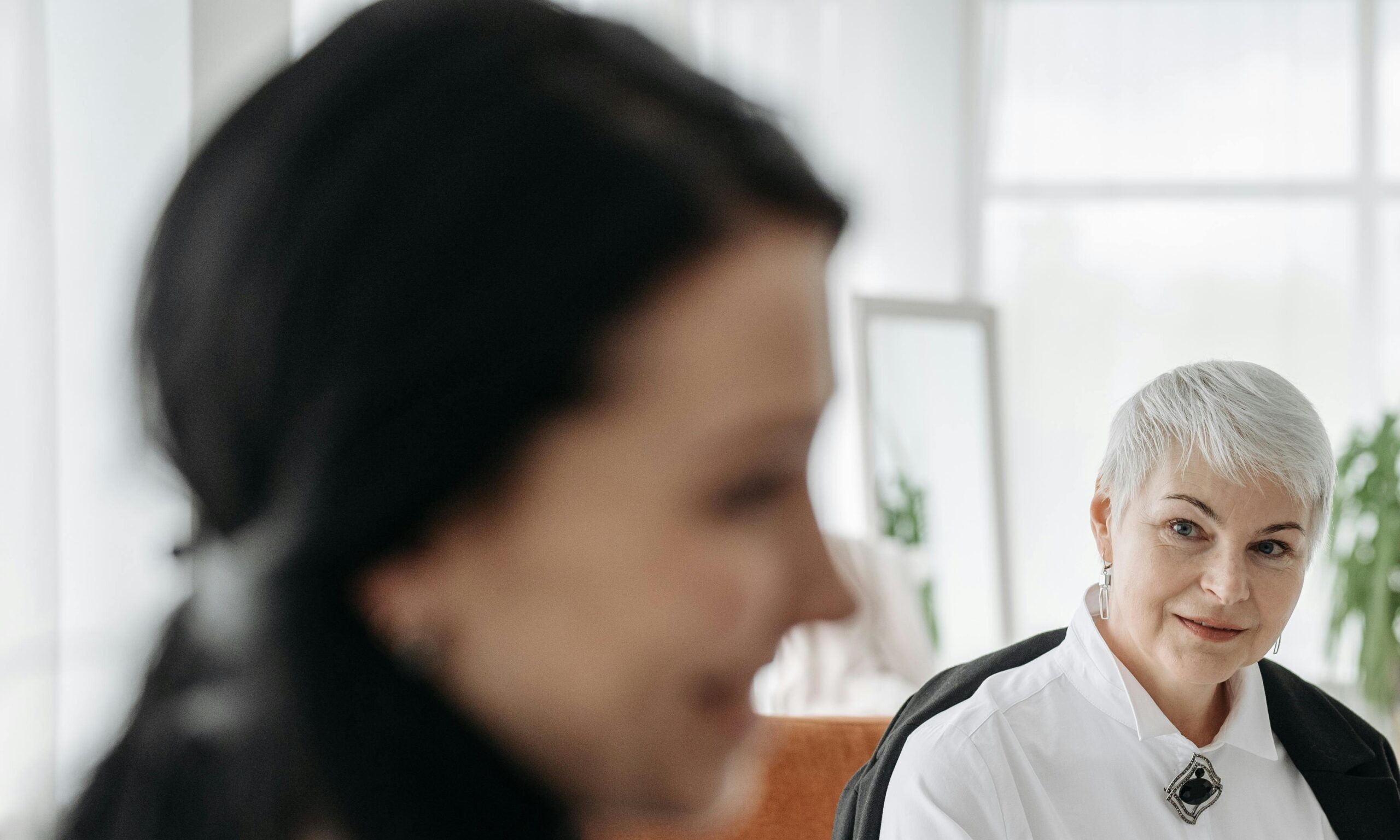 A Man Next to Me on the Plane Planned to Cheat on His Wife – I Devised a Plan to Expose Him
