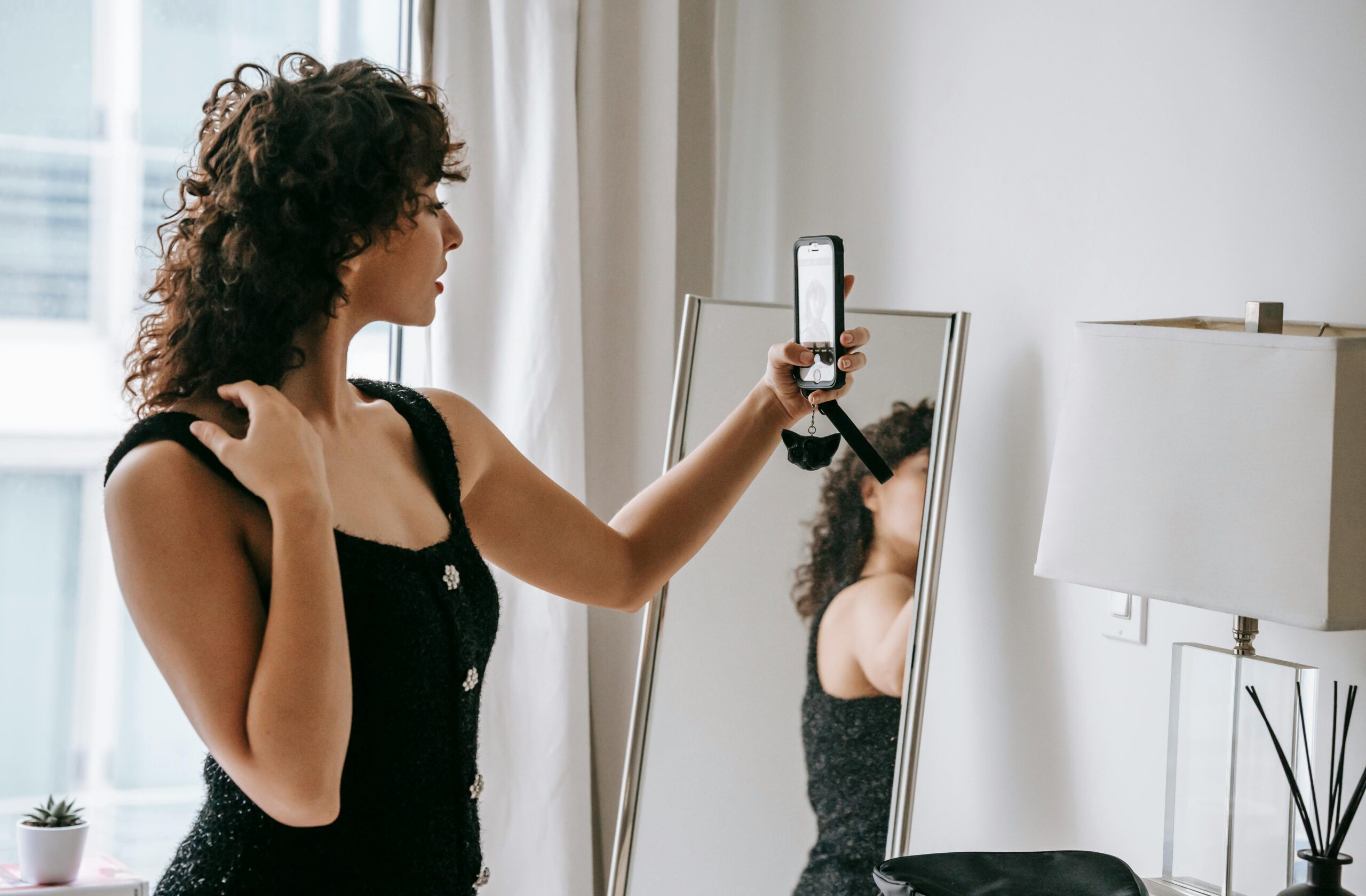 My Husband Was Mocking My Underwear in a Group Chat with His Friends – He Soon Regretted It
