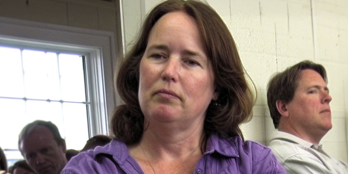 Family Exclusion Shock: Fiancé's Mom's Change