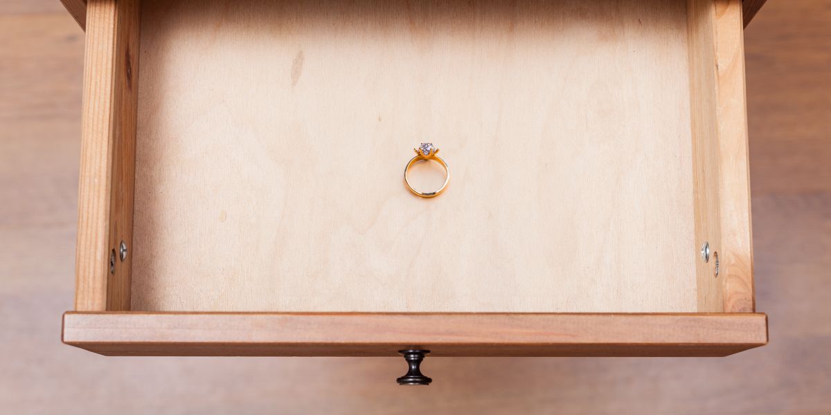The Heartbreaking Mystery of the Missing Ring