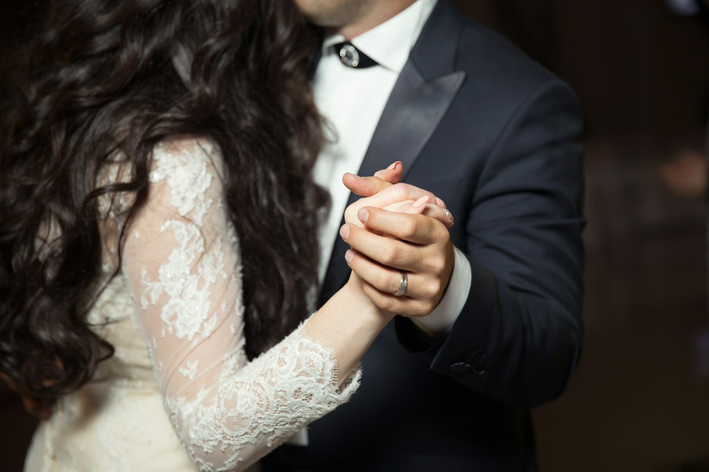 Couple having their first dance | Source: Unsplash