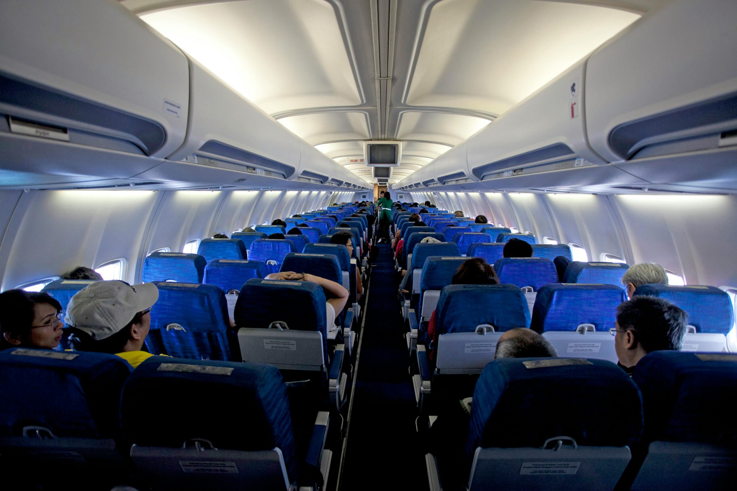 A Man Next to Me on the Plane Planned to Cheat on His Wife – I Devised a Plan to Expose Him