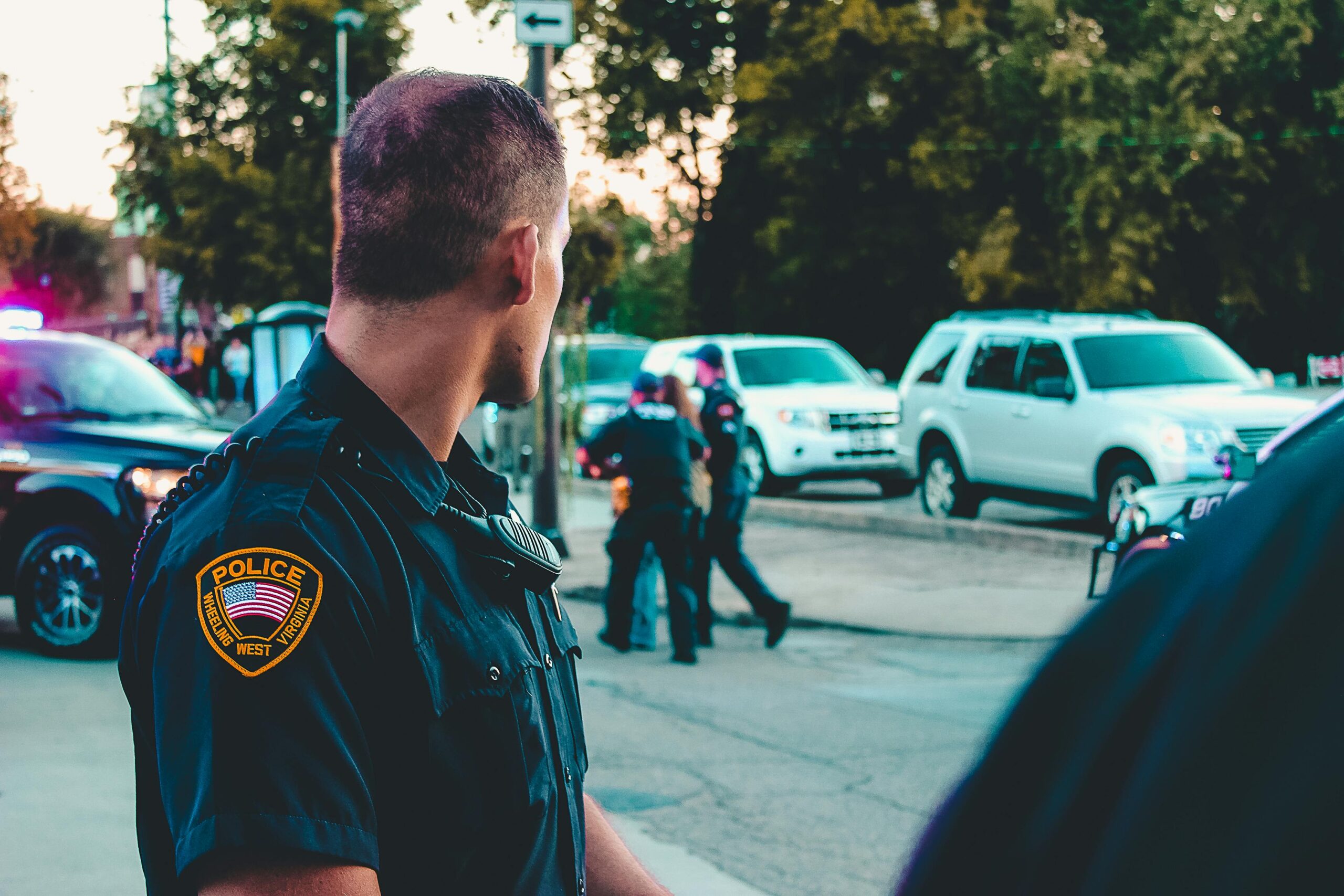 Police officers making an arrest | Source: Pexels