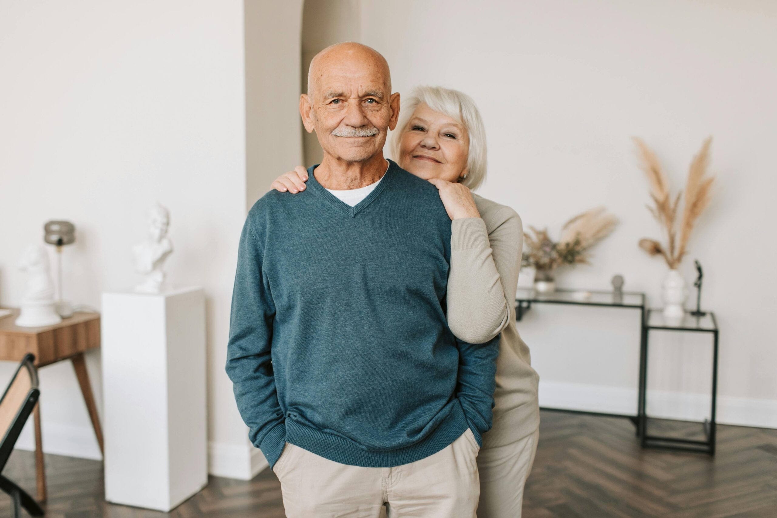 Happy elderly couple | Source: Pexels