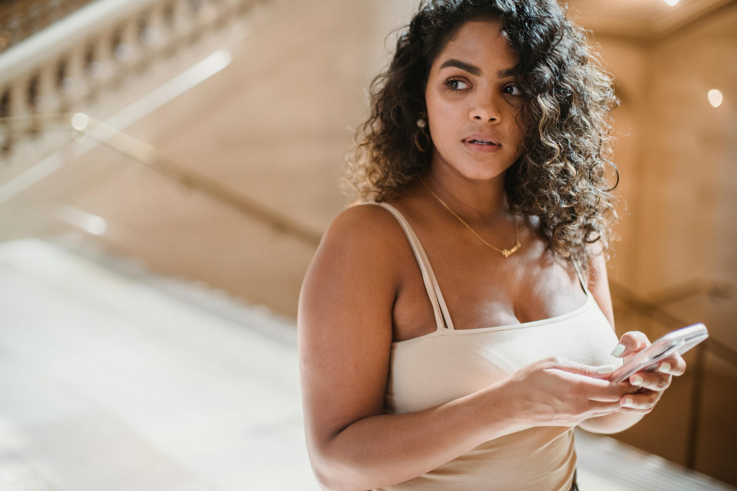 I Accidentally Saw My Husband in a Shop Line & Got a Text from Him the Next Moment – My World Shattered