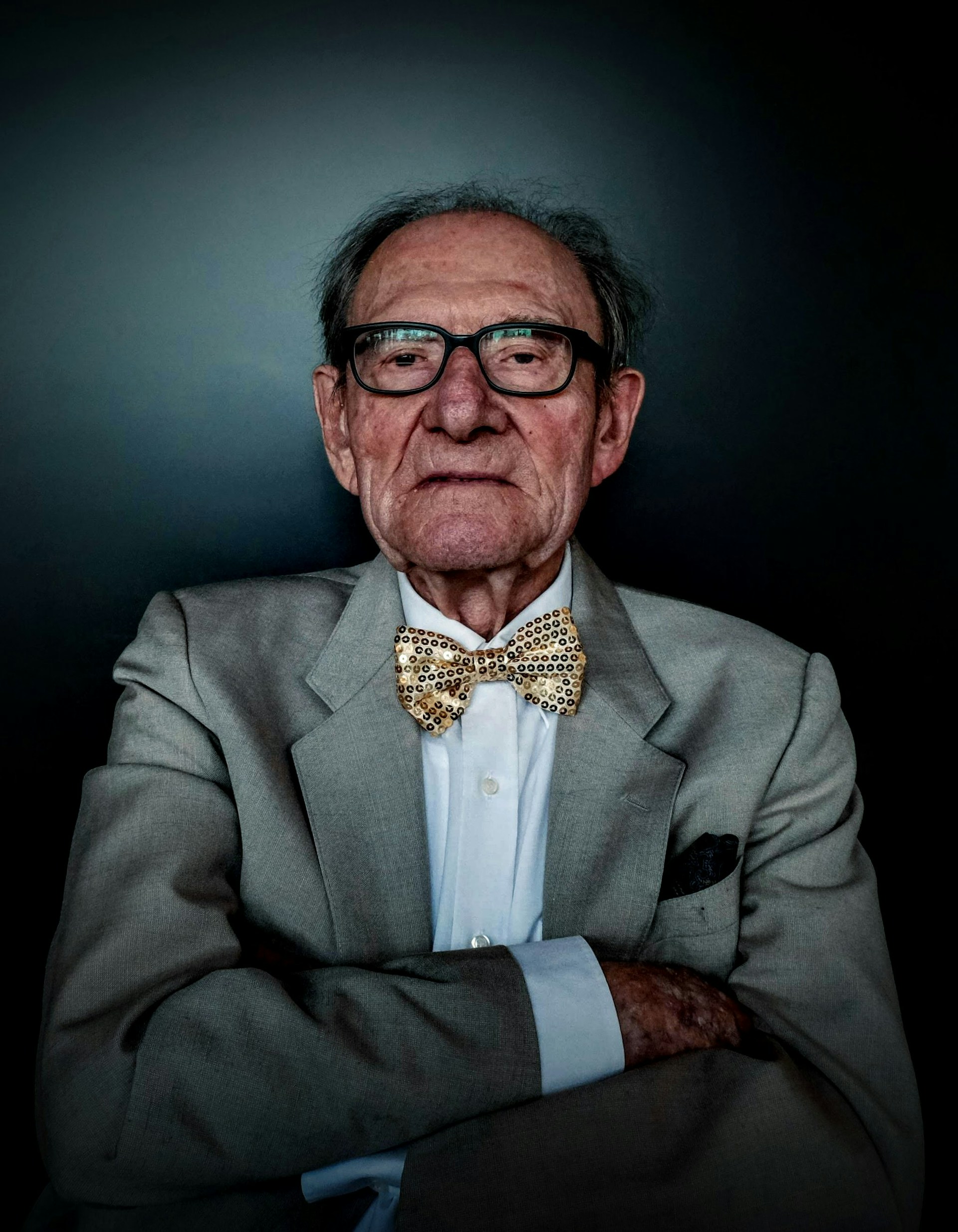 An unhappy older man | Source: Unsplash