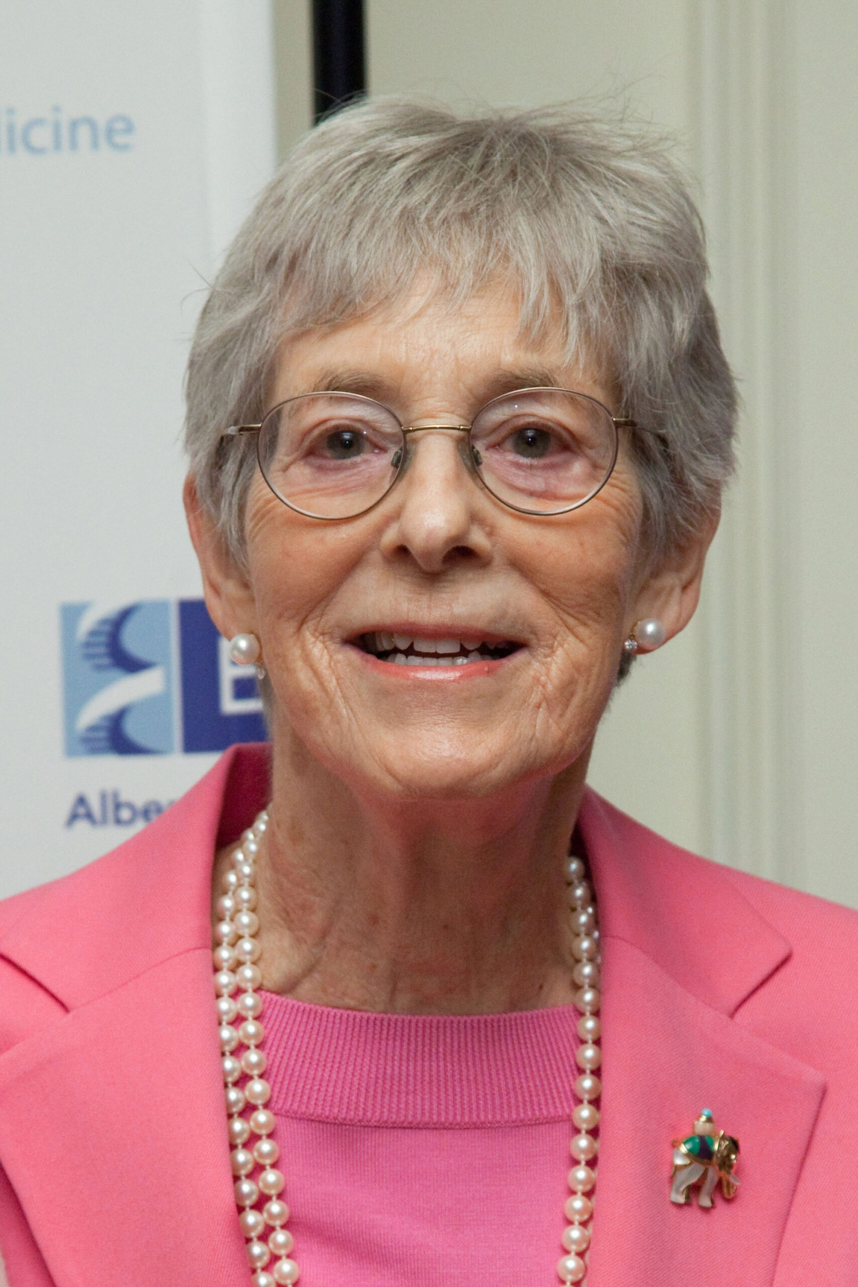 93-Year-Old Widow Donates Late Husband's $1 Billion to Cover Medical School Tuition in NYC’s Poorest Borough