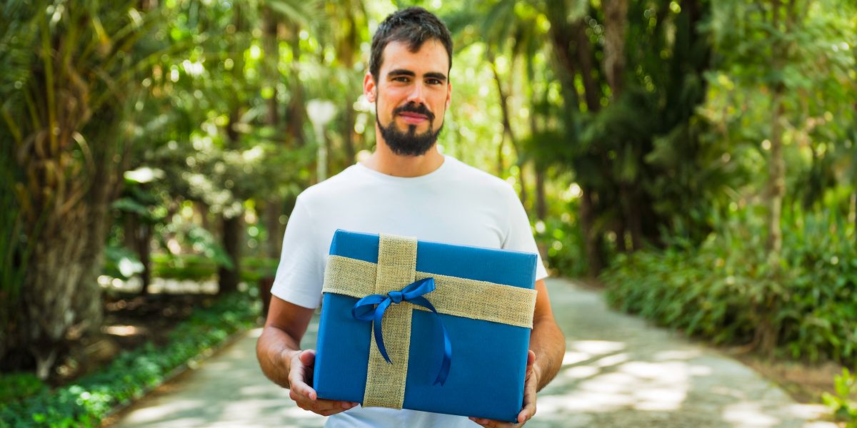Gift betrayal: How My Fiancé's Thoughtless Act Led to Heartache