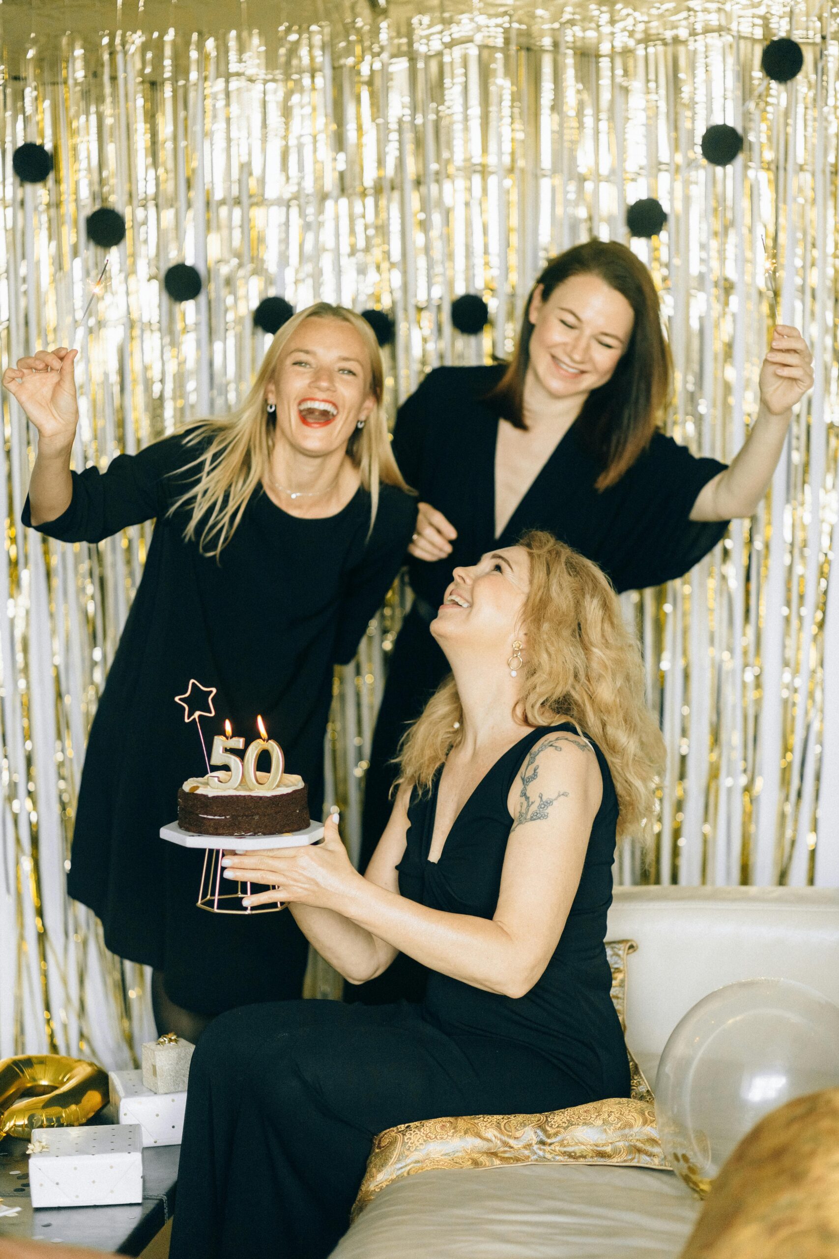 Happy woman on her birthday | Source: Pexels