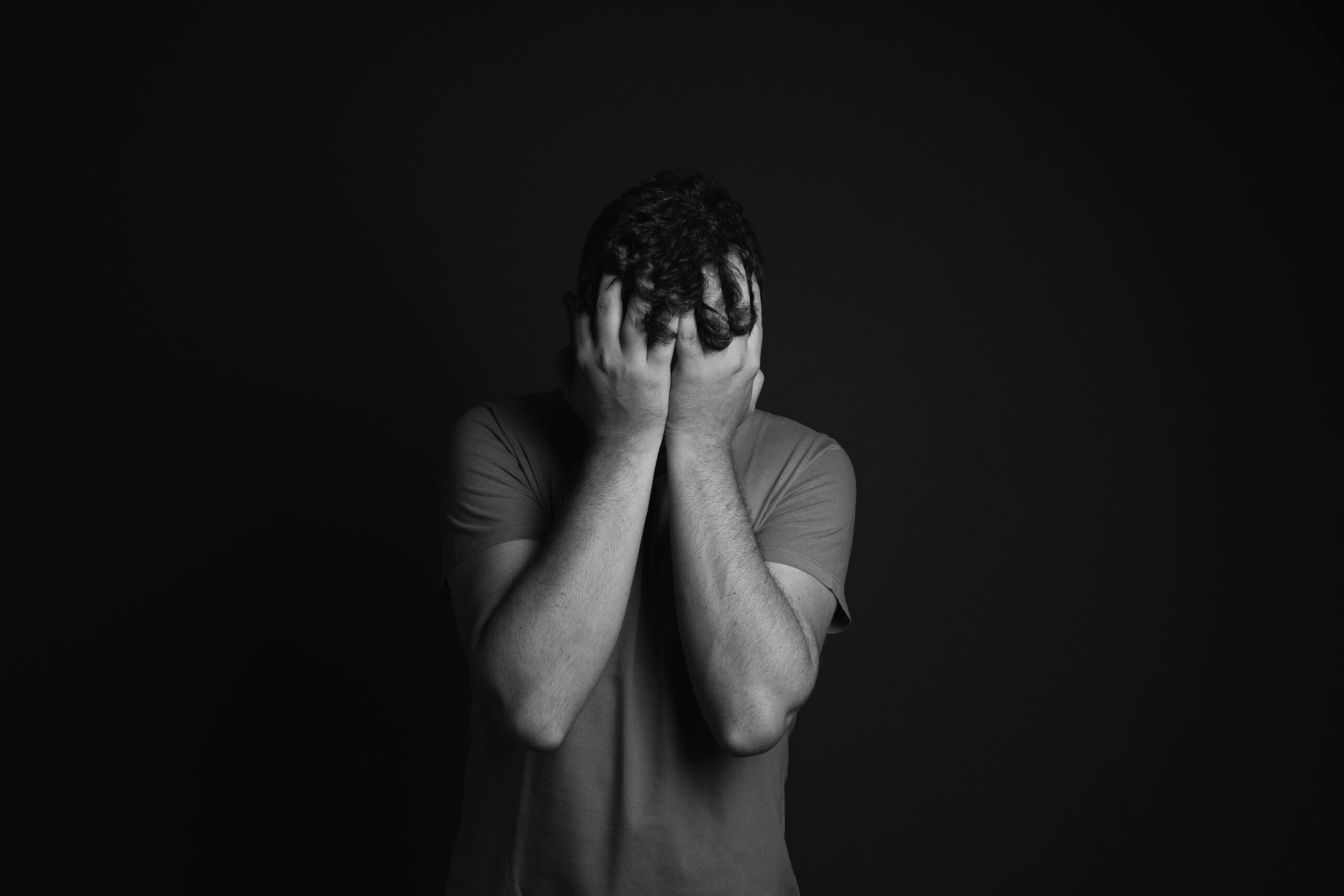 Sad remorseful man | Source: Pexels