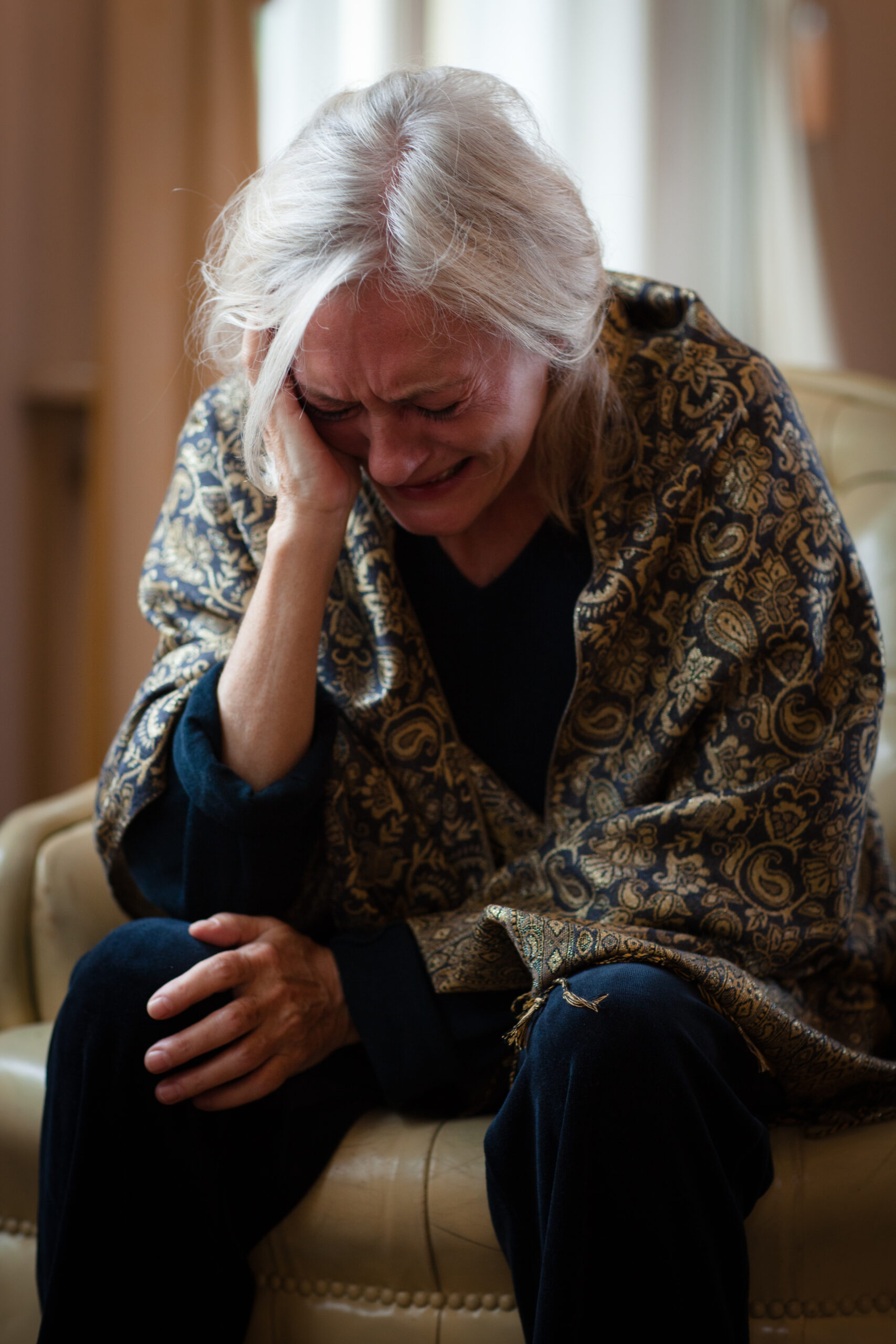 A heartbroken woman crying | Source: Getty Images