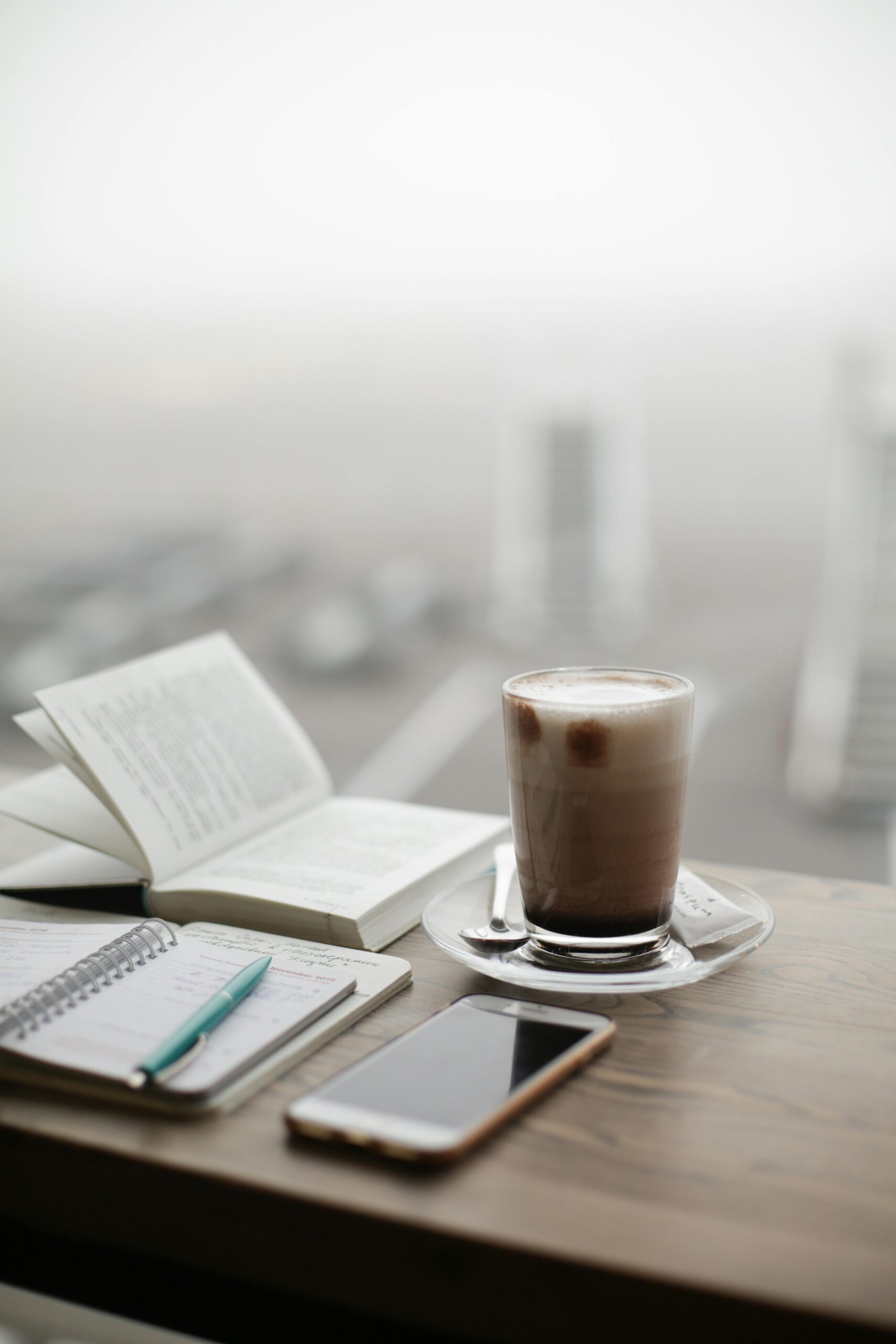 Phone on a coffee table | Source: Pexels