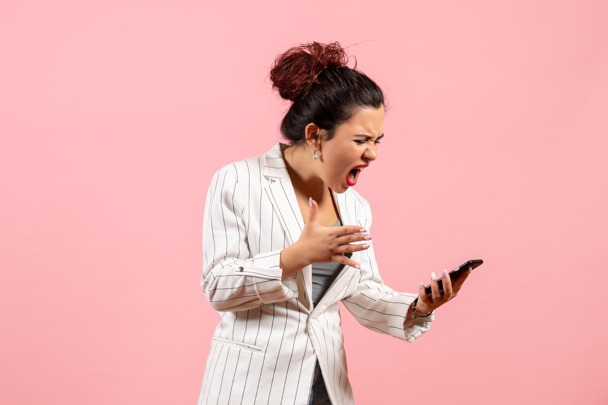 My Husband Was Mocking My Underwear in a Group Chat with His Friends – He Soon Regretted It