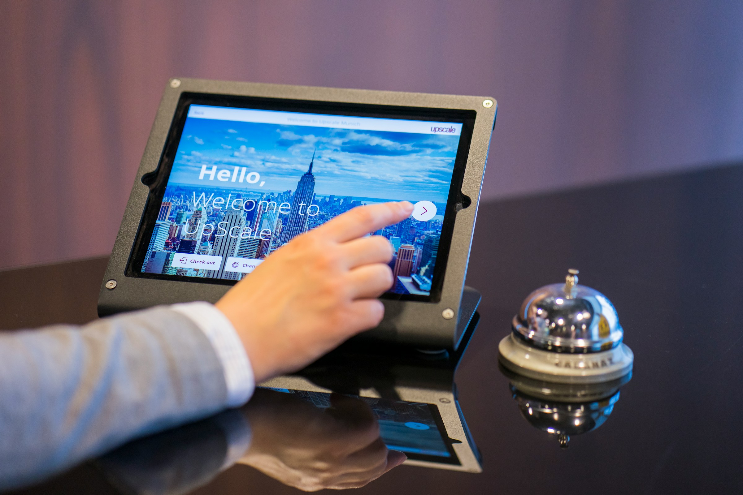 A person using a tablet | Source: Unsplash
