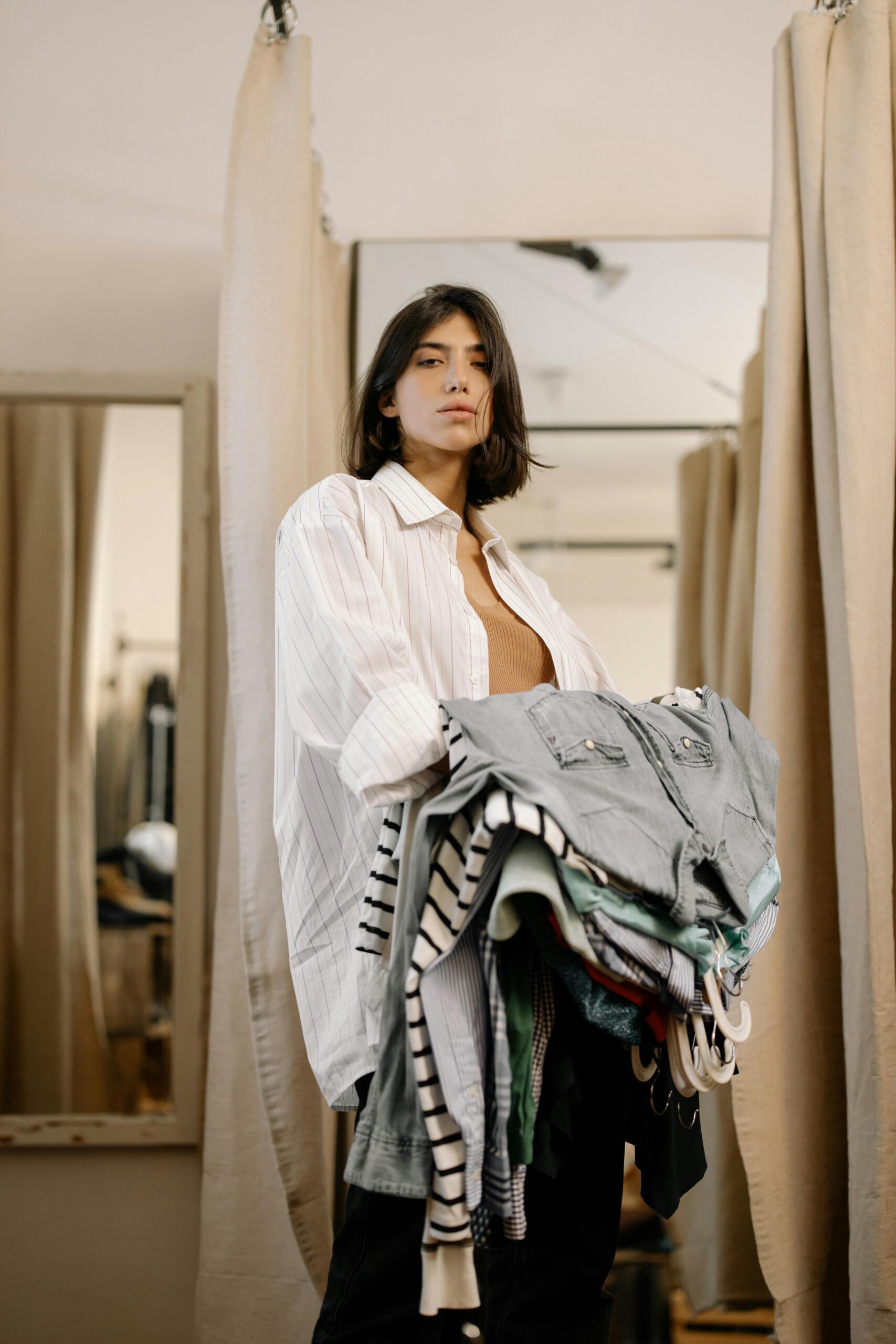 Woman in a dressing room | Source: Pexels