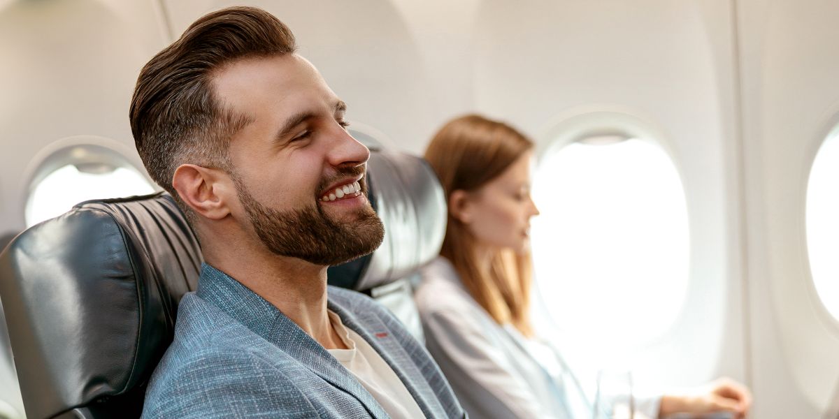 Moral dilemma: Exposing a Cheater Mid-Flight