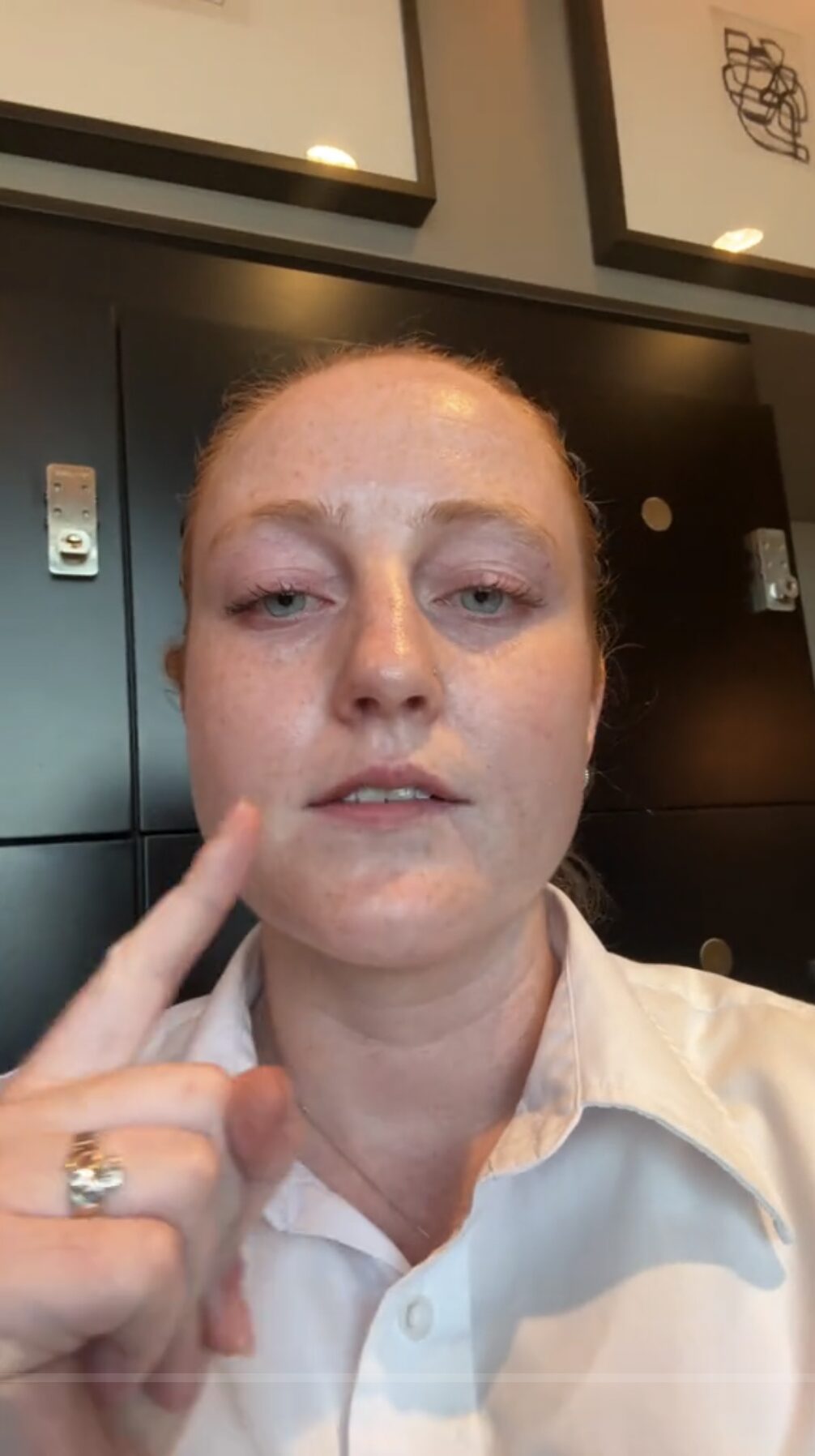 Mom of 4 Faces Police in Her Home after Her Videos Go Viral — People Rally in Her Defense
