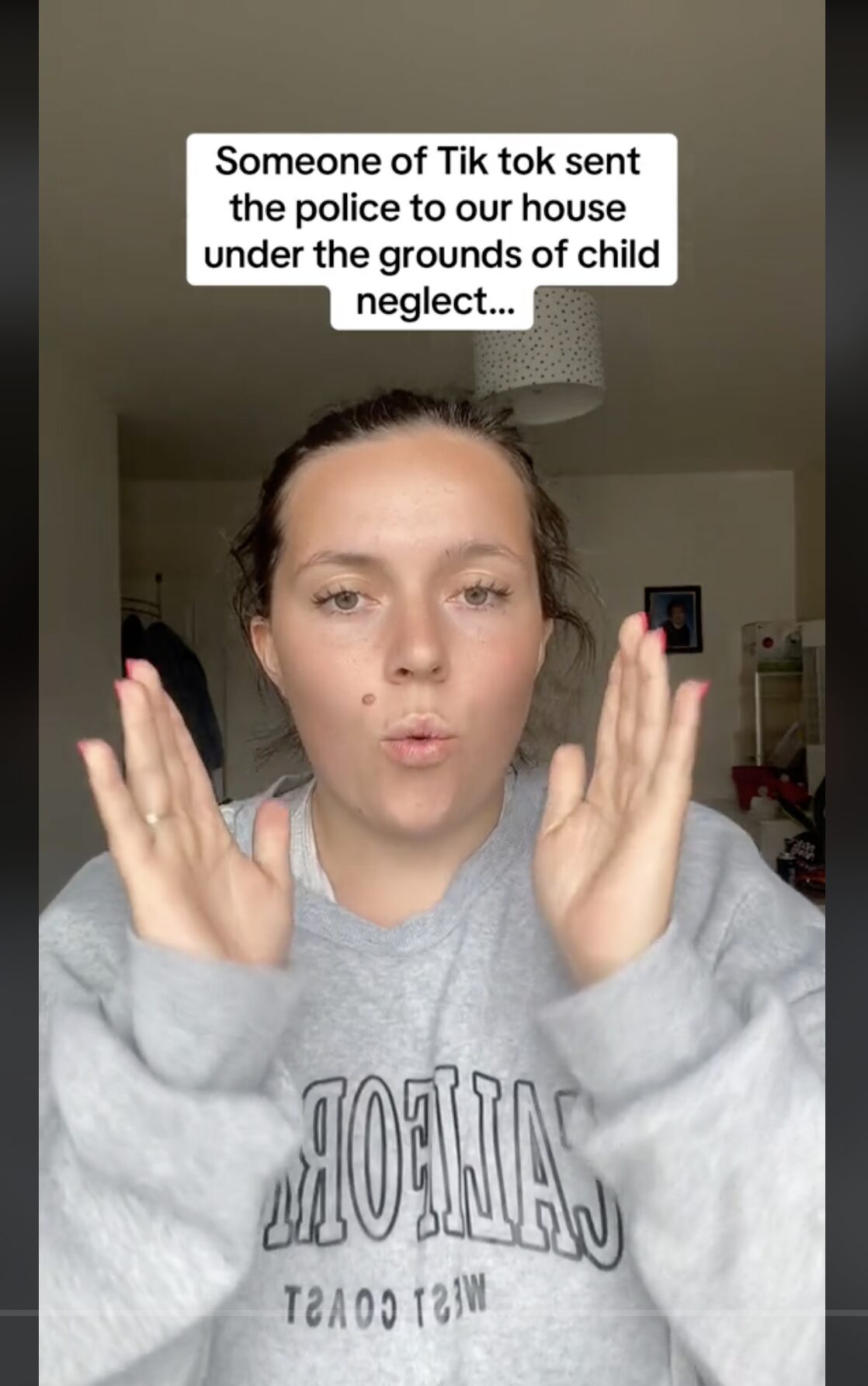 Mom of 4 Faces Police in Her Home after Her Videos Go Viral — People Rally in Her Defense