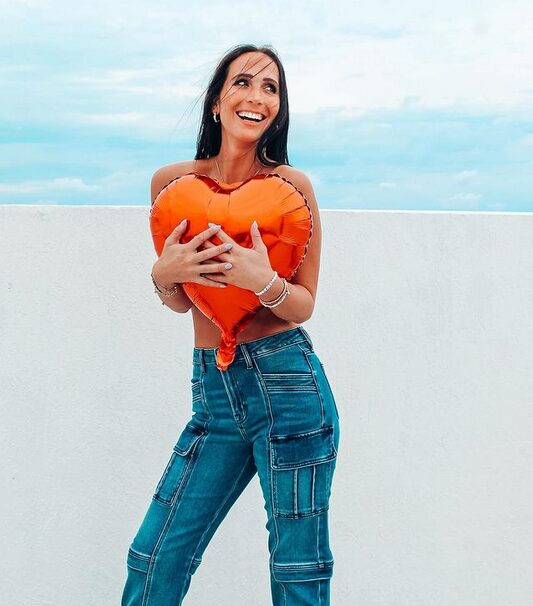 33-Year-Old Virgin Shares 12 Rules Men Must Follow to Sleep with Her