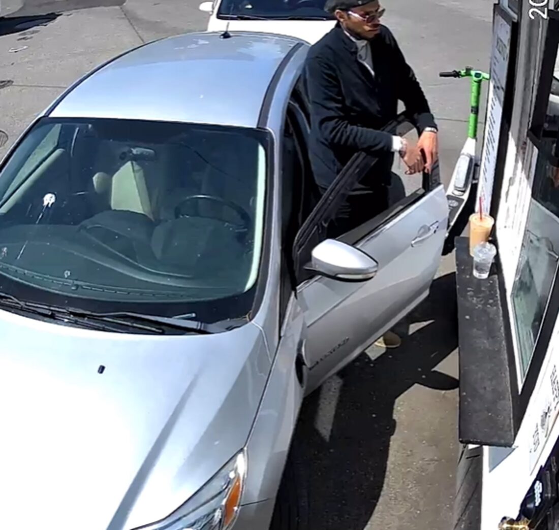 Young Barista Smashes Customer’s Windshield with a Hammer — People Praise Her after Finding out Why She Did It