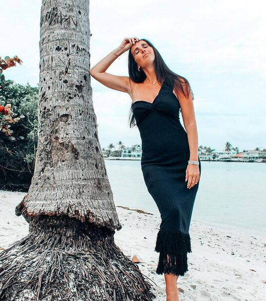 33-Year-Old Virgin Shares 12 Rules Men Must Follow to Sleep with Her